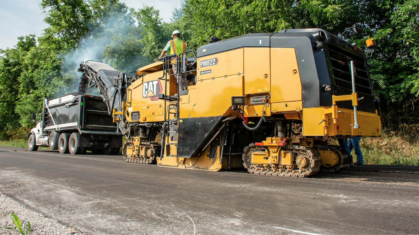 Ambiente di lavoro confortevole ed efficienza operativa: le novità per le fresatrici a freddo Cat