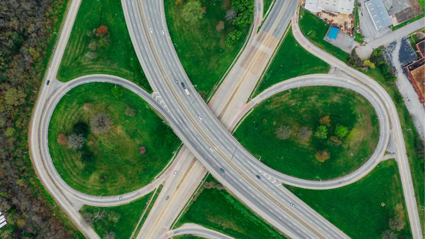Come i veicoli elettrici stanno rivoluzionando l’autotrasporto in Italia e nel mondo