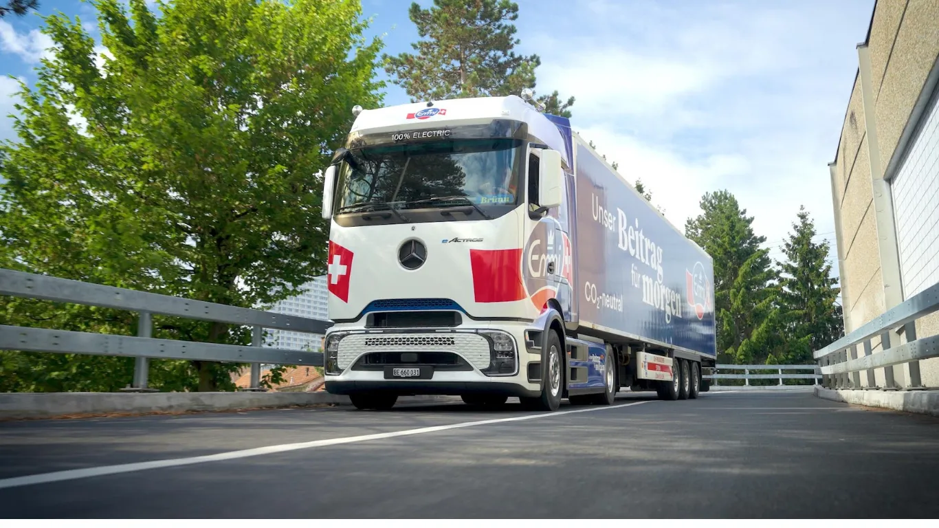 Il Mercedes-Benz eActros 600 conquista l’Europa: il futuro dell’autotrasporto è elettrico