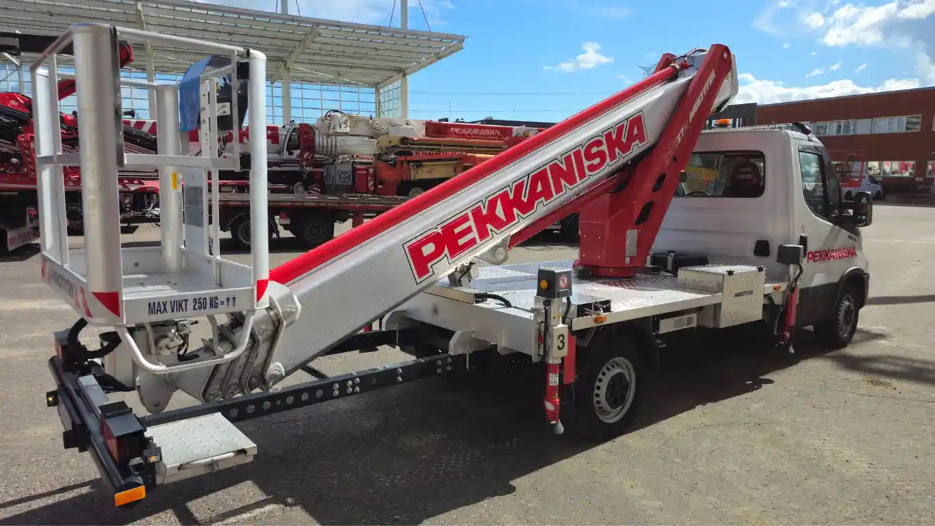 Pekkaniska lancia una nuova divisione per le piattaforme autocarrate con Multitel Pagliero come partner esclusivo