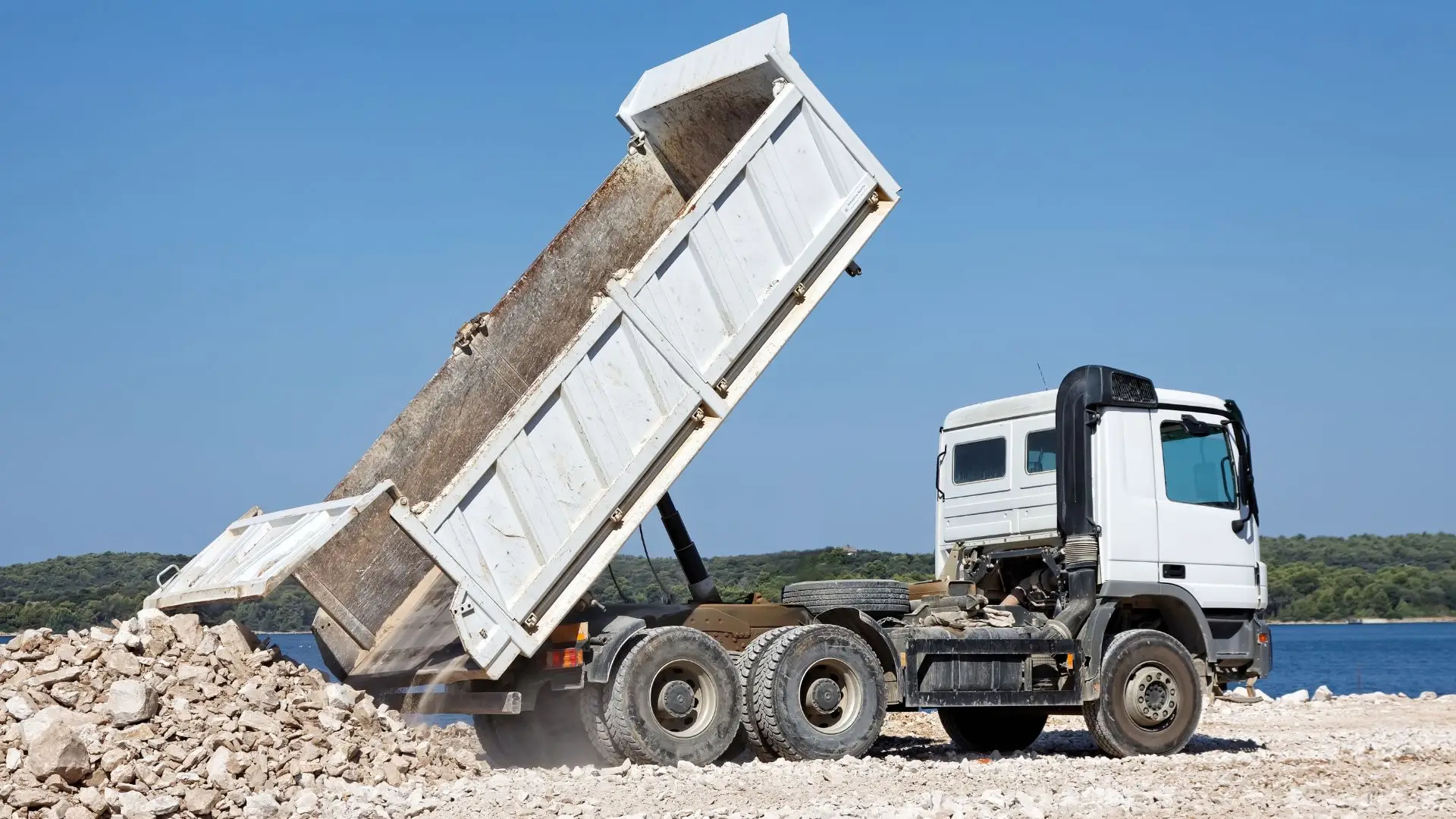 Tempi di carico e scarico ridotti a 90 minuti: le novità del DL Infrastrutture